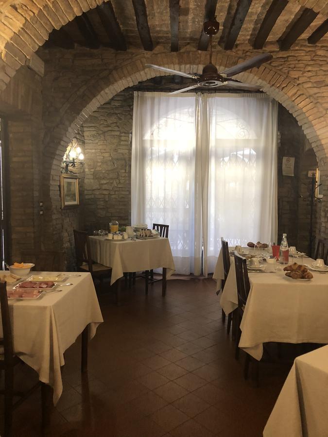 Il Pino Bed & Breakfast *